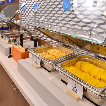 ホリデイ イン エクスプレス オンタリオ Creekside エクステリア 写真